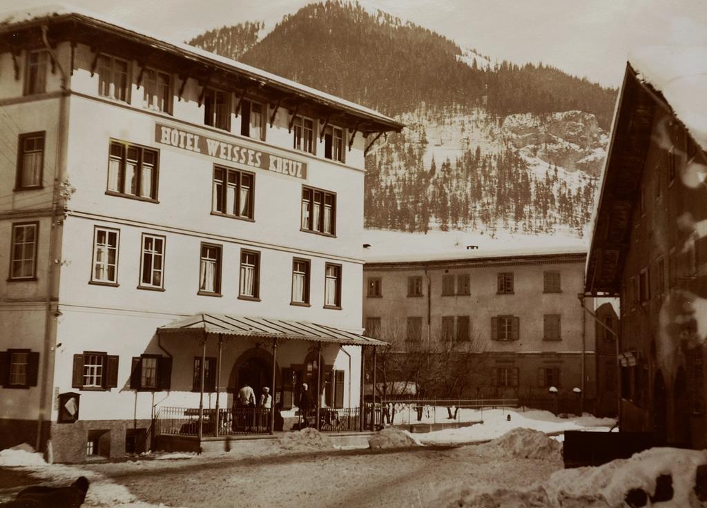 Hotel Weisses Kreuz Bergün Exteriör bild