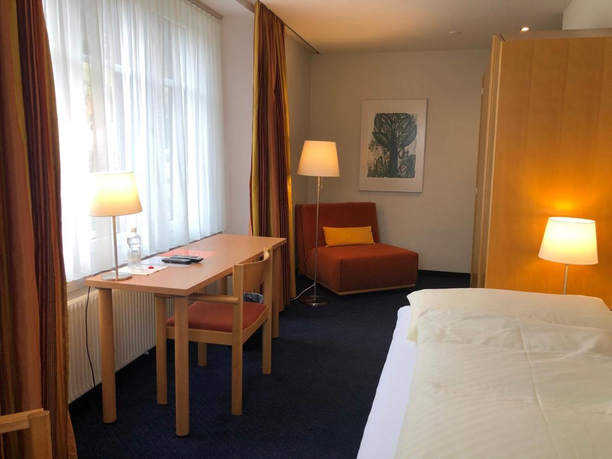 Hotel Weisses Kreuz Bergün Exteriör bild