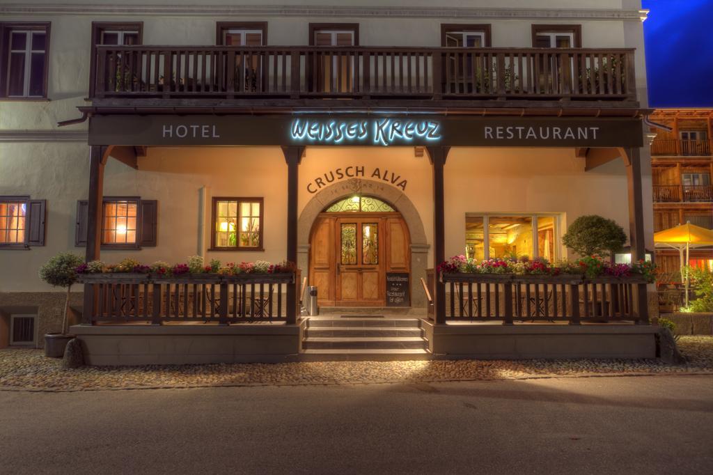 Hotel Weisses Kreuz Bergün Exteriör bild